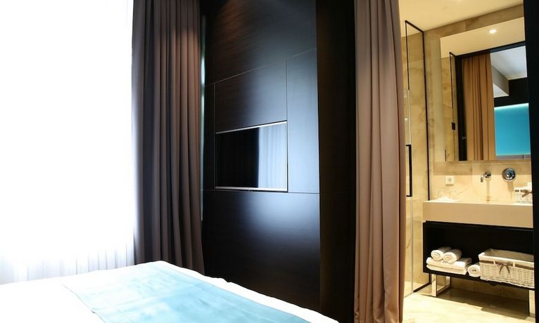 Maccani Luxury Suites