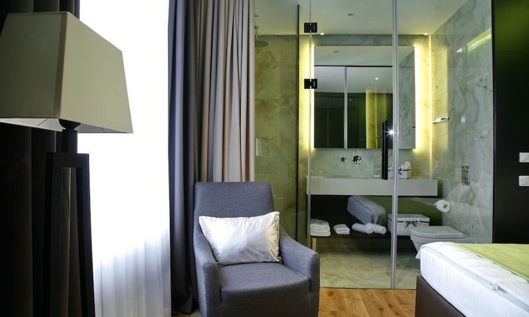 Maccani Luxury Suites