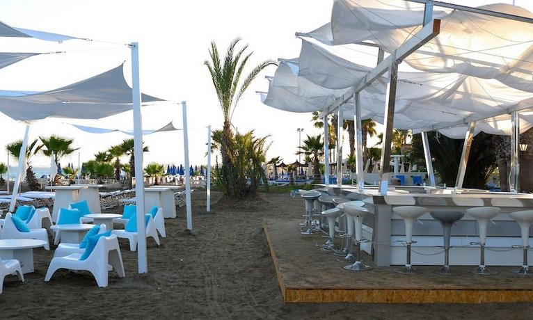 SENTIDO Sandy Beach