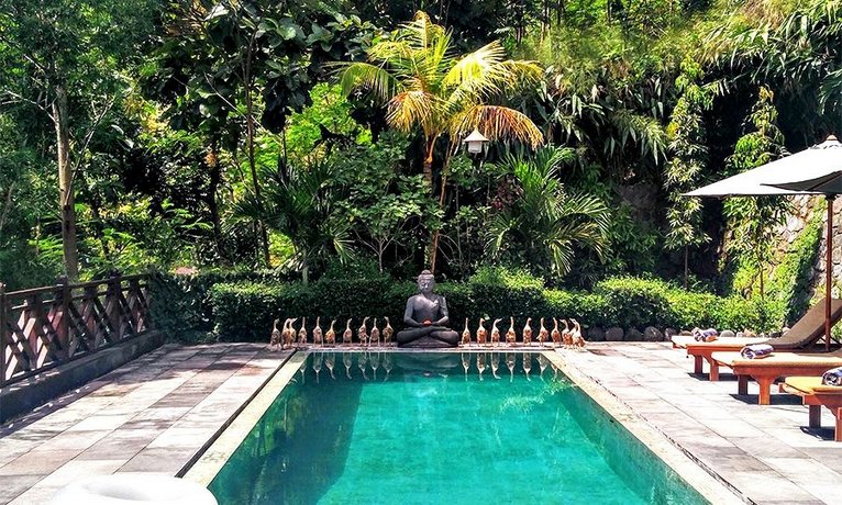 Villa Borobudur Resort