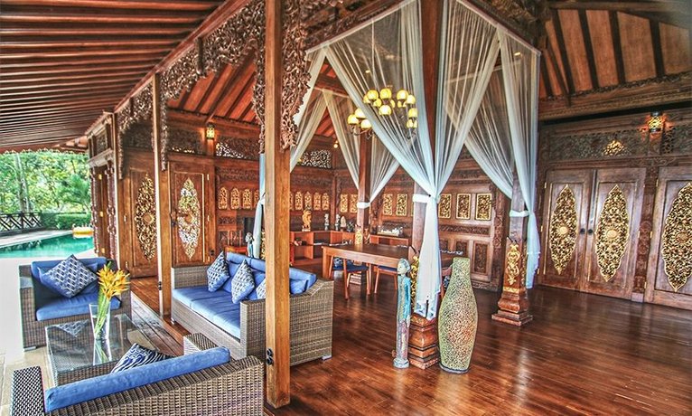 Villa Borobudur Resort