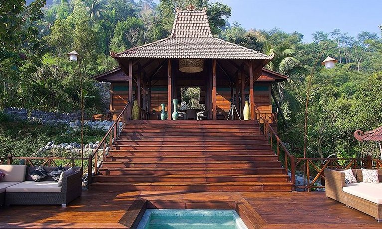 Villa Borobudur Resort