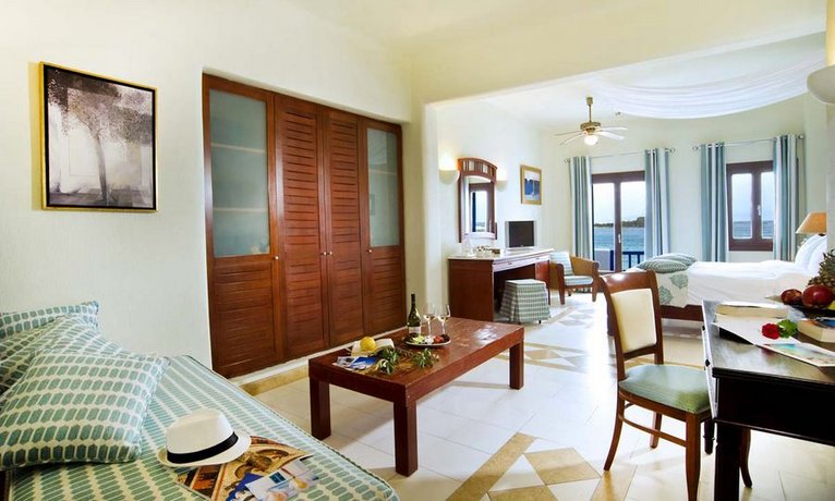 Petinos Beach Hotel