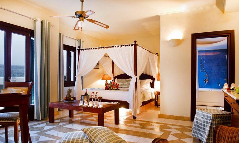 Petinos Beach Hotel