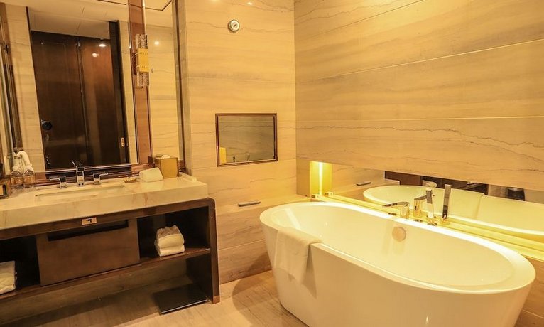 Shanghai Royal Garden Hotel