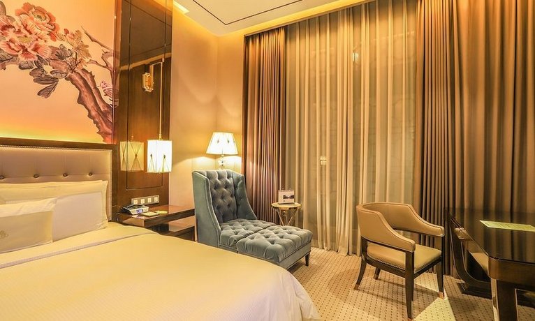 Shanghai Royal Garden Hotel