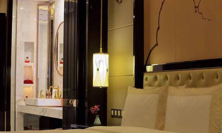 Shanghai Royal Garden Hotel