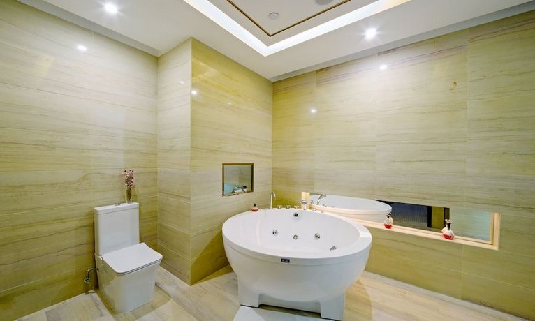 Shanghai Royal Garden Hotel