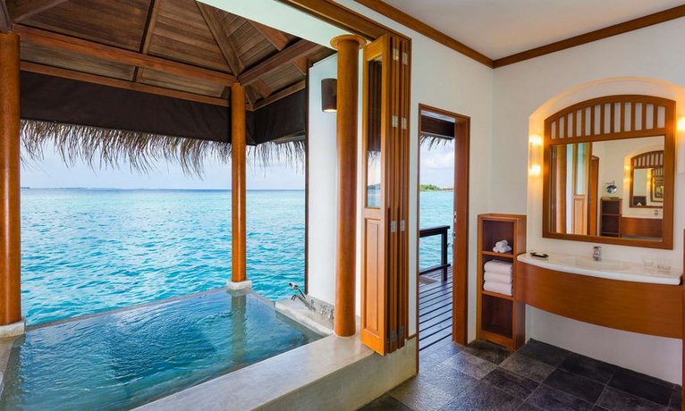 Sheraton Maldives Full Moon Resort & Spa