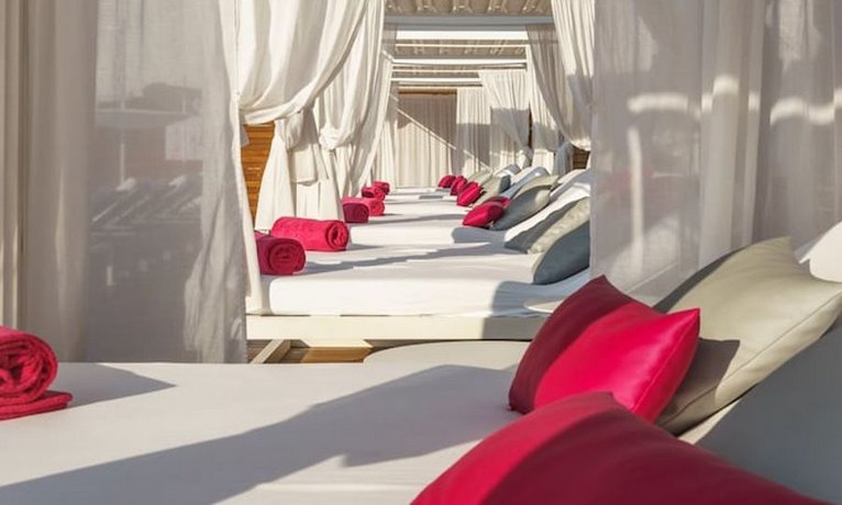 One Ibiza Suites