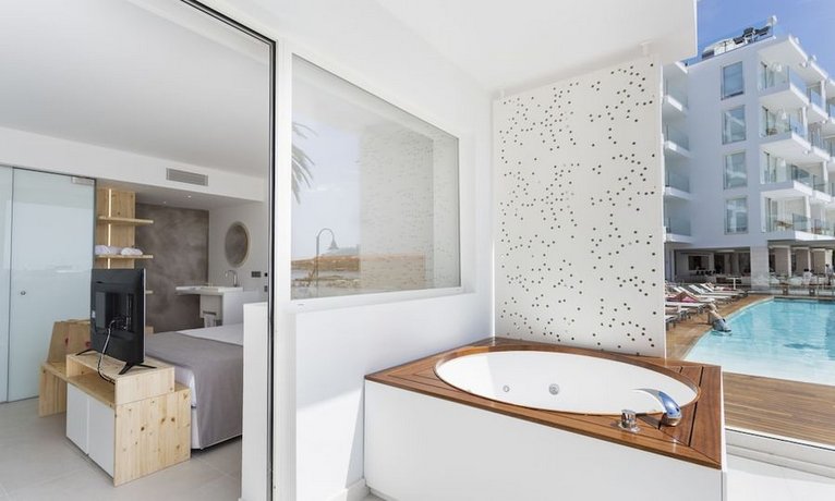One Ibiza Suites