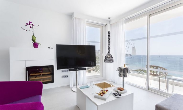 One Ibiza Suites