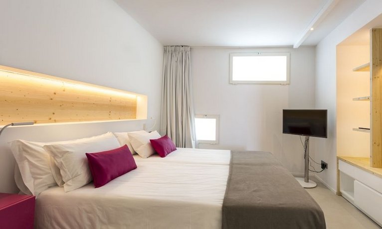 One Ibiza Suites