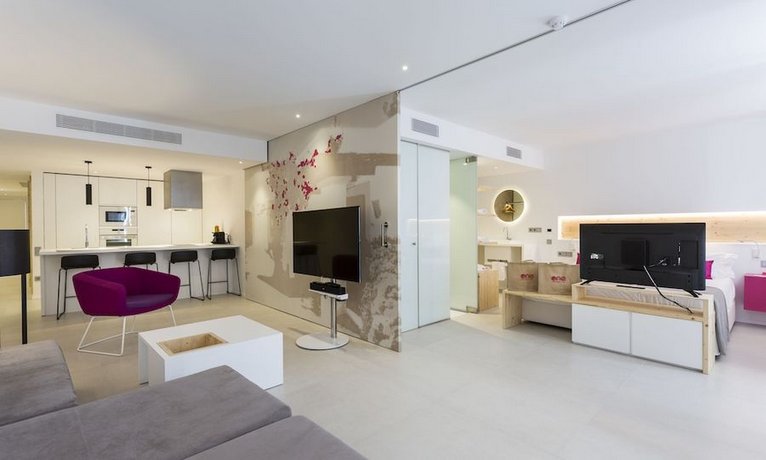 One Ibiza Suites