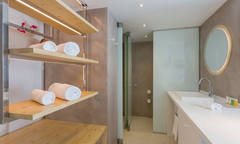 One Ibiza Suites