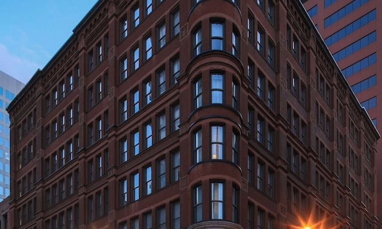The Pennywell St Louis Downtown a Hilton Hotel