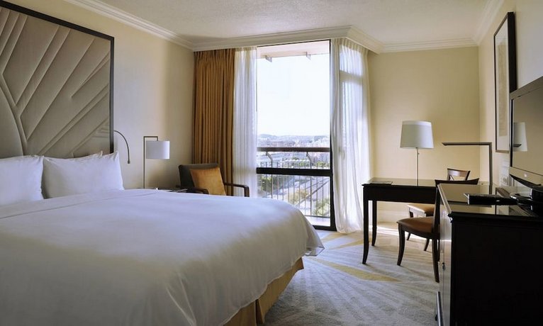 Lisbon Marriott Hotel