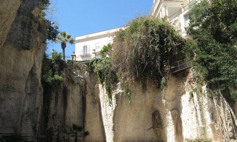 Grand Hotel Villa Politi