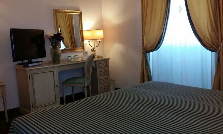 Grand Hotel Villa Politi