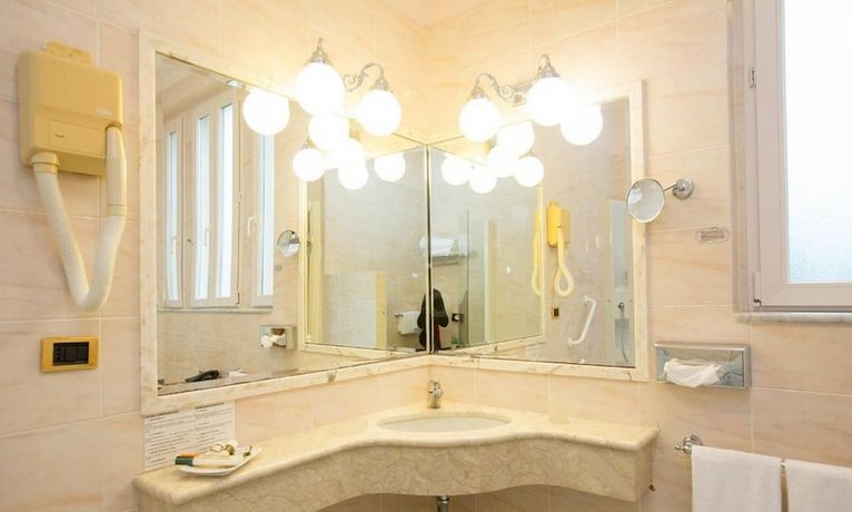Grand Hotel Villa Politi