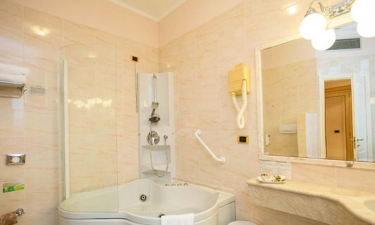 Grand Hotel Villa Politi