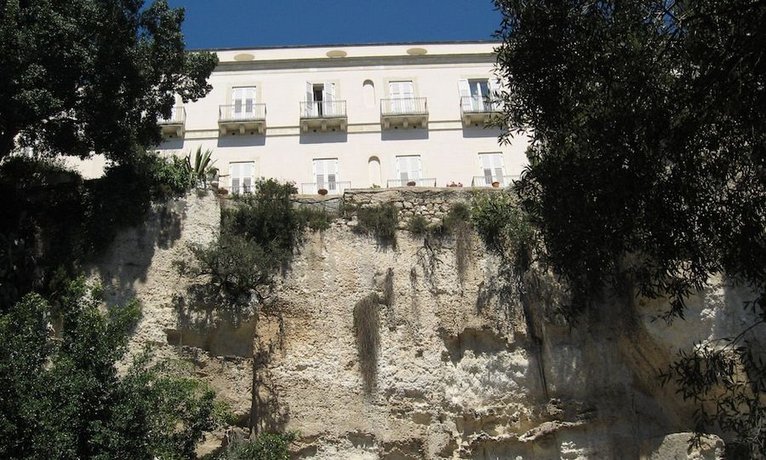 Grand Hotel Villa Politi