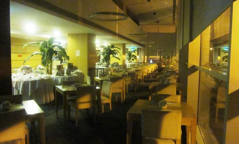 VIP Executive Azores Hotel