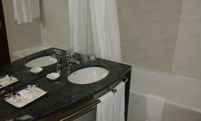 VIP Executive Azores Hotel