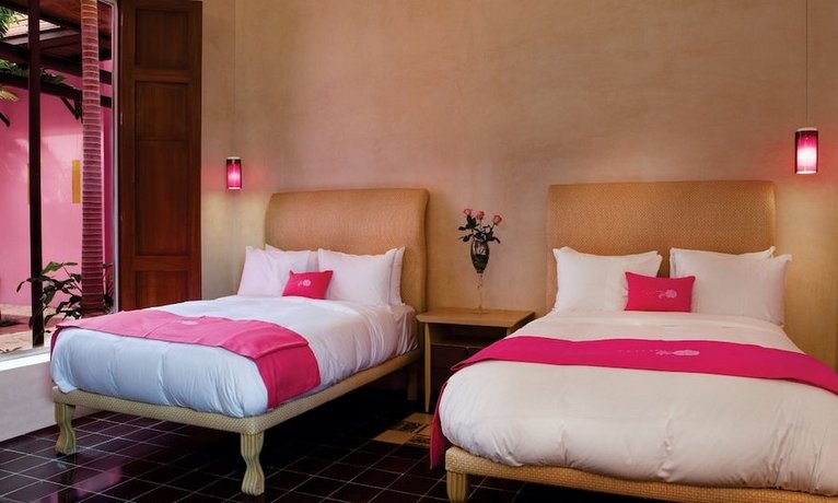 Rosas & Xocolate Boutique Hotel & Spa