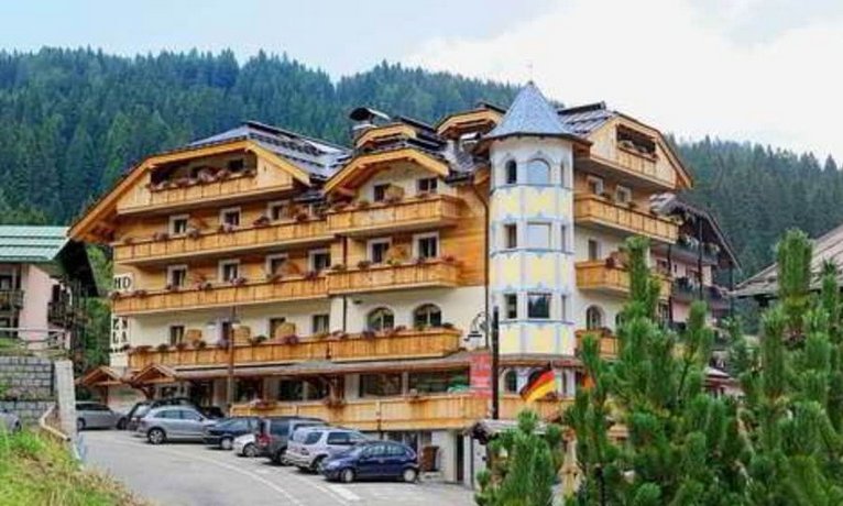 Boutique Hotel Diana Madonna di Campiglio Ski Resort Italy thumbnail