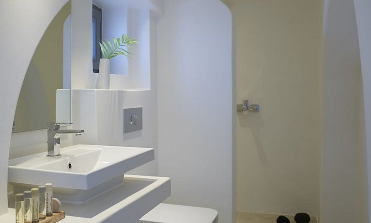 Aurora Luxury Suites