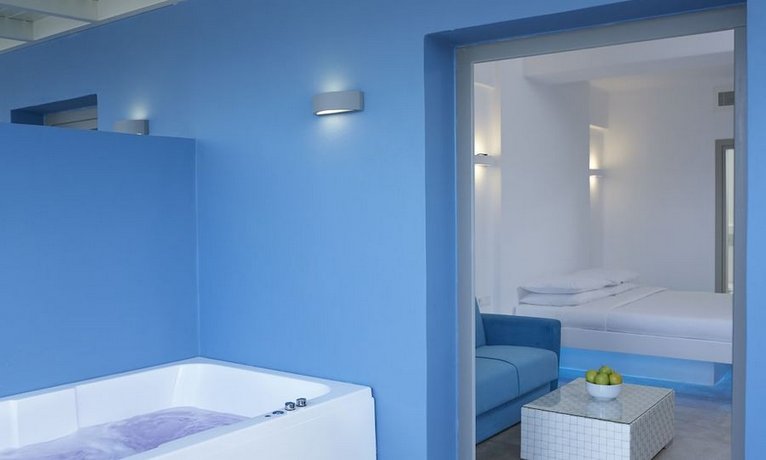 Aurora Luxury Suites