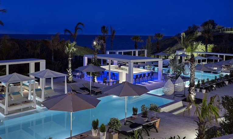 Aurora Luxury Suites