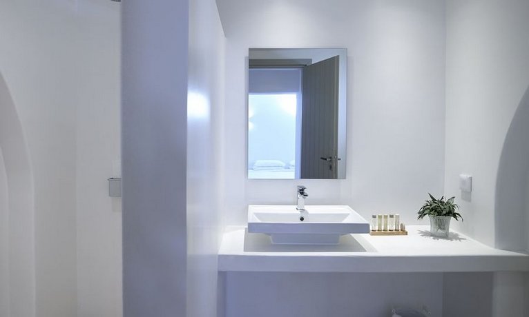 Aurora Luxury Suites