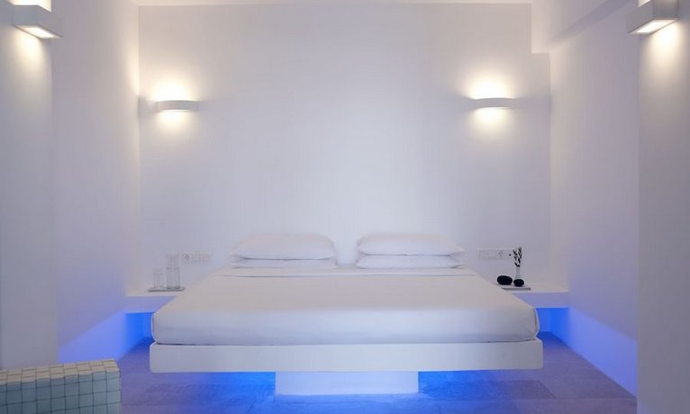 Aurora Luxury Suites