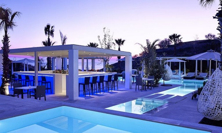 Aurora Luxury Suites