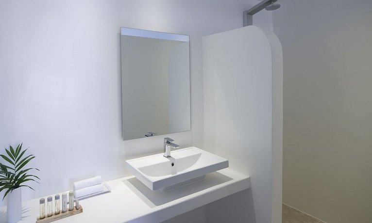 Aurora Luxury Suites