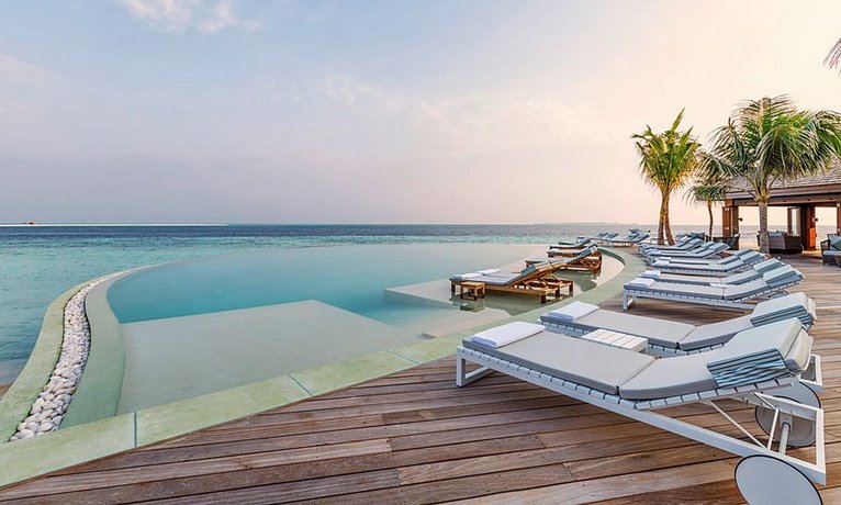 Hurawalhi Island Resort