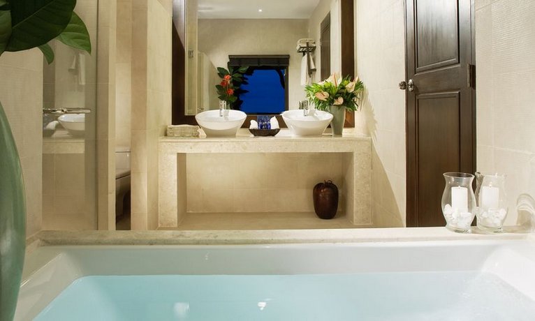 Rawi Warin Resort And Spa
