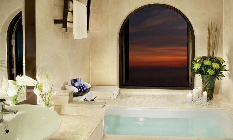 Rawi Warin Resort And Spa