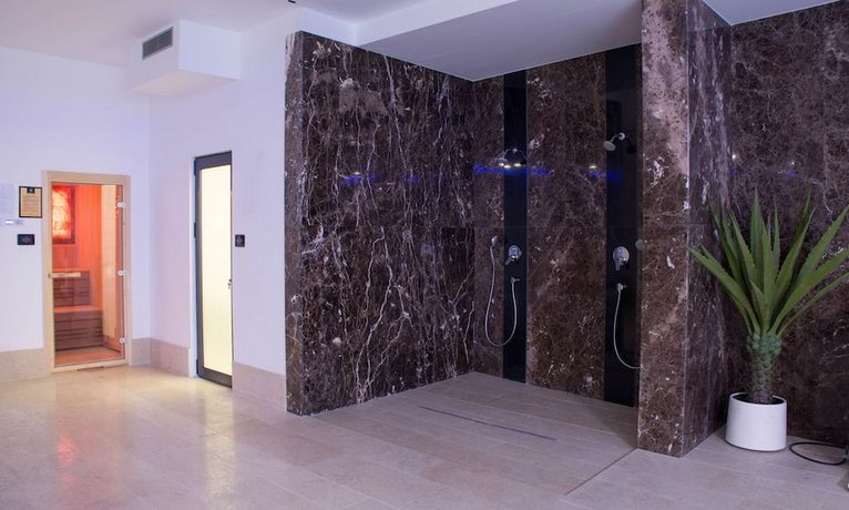 Xenon Hotel