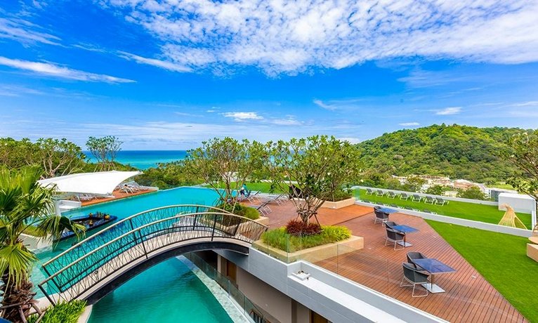Crest Resort & Pool Villas SHA Plus+
