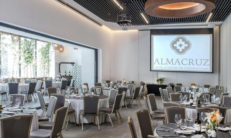 Almacruz Hotel y Centro de Convenciones Ex Galerias