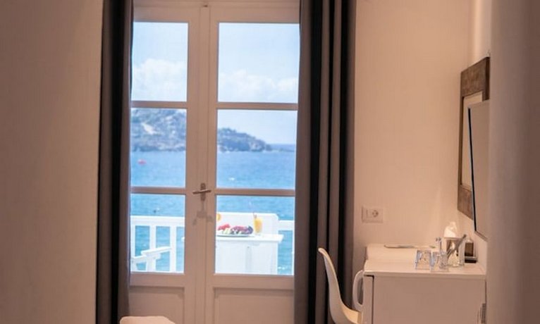 Acrogiali Hotel
