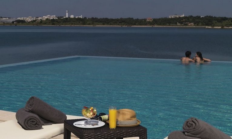 Aguahotels Riverside