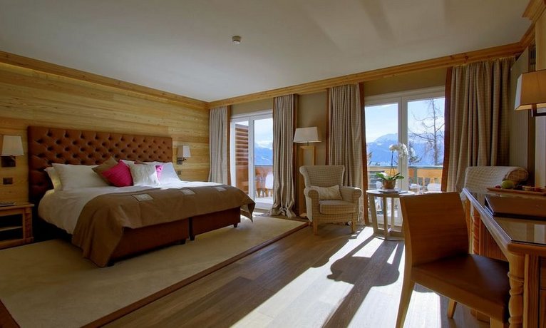 Hotel Royal Crans-Montana Lac des Audannes Switzerland thumbnail