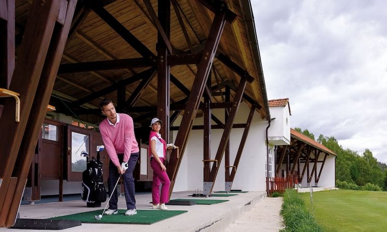 Wellness Hotel & Golf Resort Cihelny
