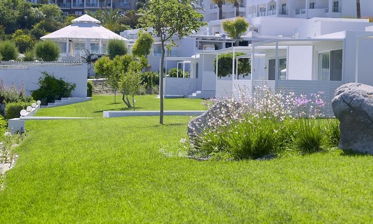 Dimitra Beach Resort