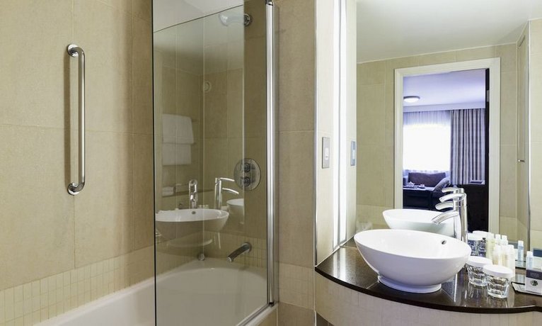 DoubleTree by Hilton London Heathrow Airport