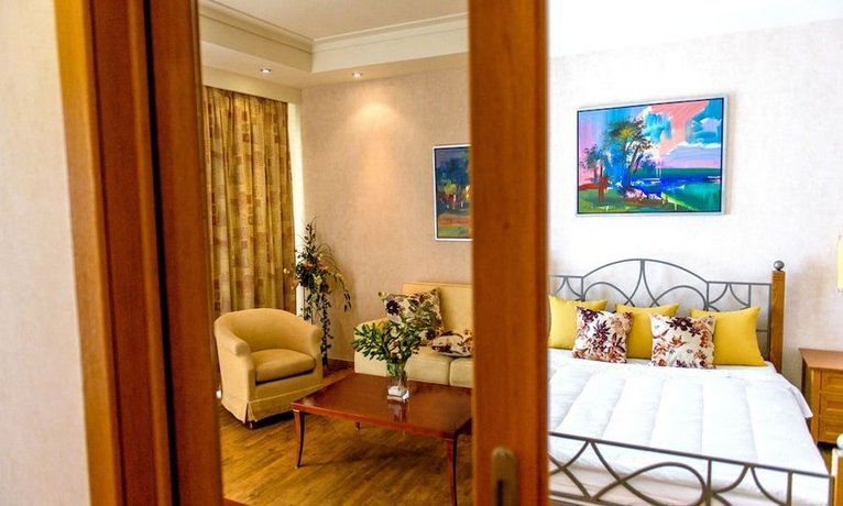 Ramada Plaza Thraki